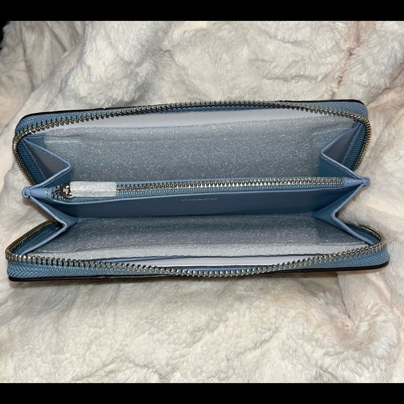 🔥NEW🔥Coach Wallet - Picture 4 of 5